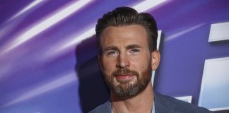 Chris Evans vorbeste despre criticile homofobe pentru un sarut lesbian in filmul „Lightyear”: „Acesti oameni sunt idioti”