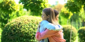 13 moduri de a-i determina pe cei mai buni prieteni sa te ierte
