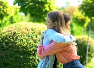 13 moduri de a-i determina pe cei mai buni prieteni sa te ierte