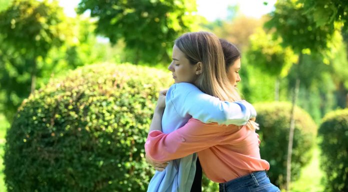 13 moduri de a-i determina pe cei mai buni prieteni sa te ierte