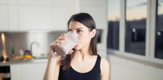 3 smoothie-uri satioase si economice pe care le vei adora