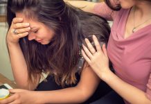 5 sfaturi pentru a consola o persoana care este trista