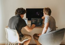 Învață programare chiar dacă nu ești mare! Cum contribuie IT-ul la dezvoltarea personalității copiilor?