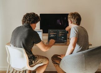 Învață programare chiar dacă nu ești mare! Cum contribuie IT-ul la dezvoltarea personalității copiilor?